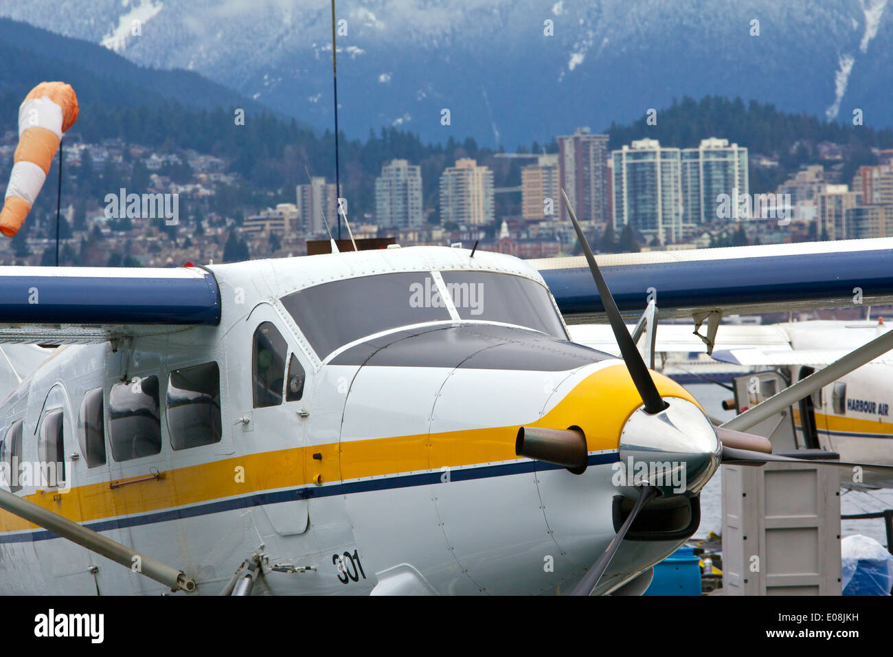 Porto idrovolanti aria Turbo Otter idrovolanti ormeggiati nel porto di Vancouver Aeroporto acqua, BC, Canada. Foto Stock