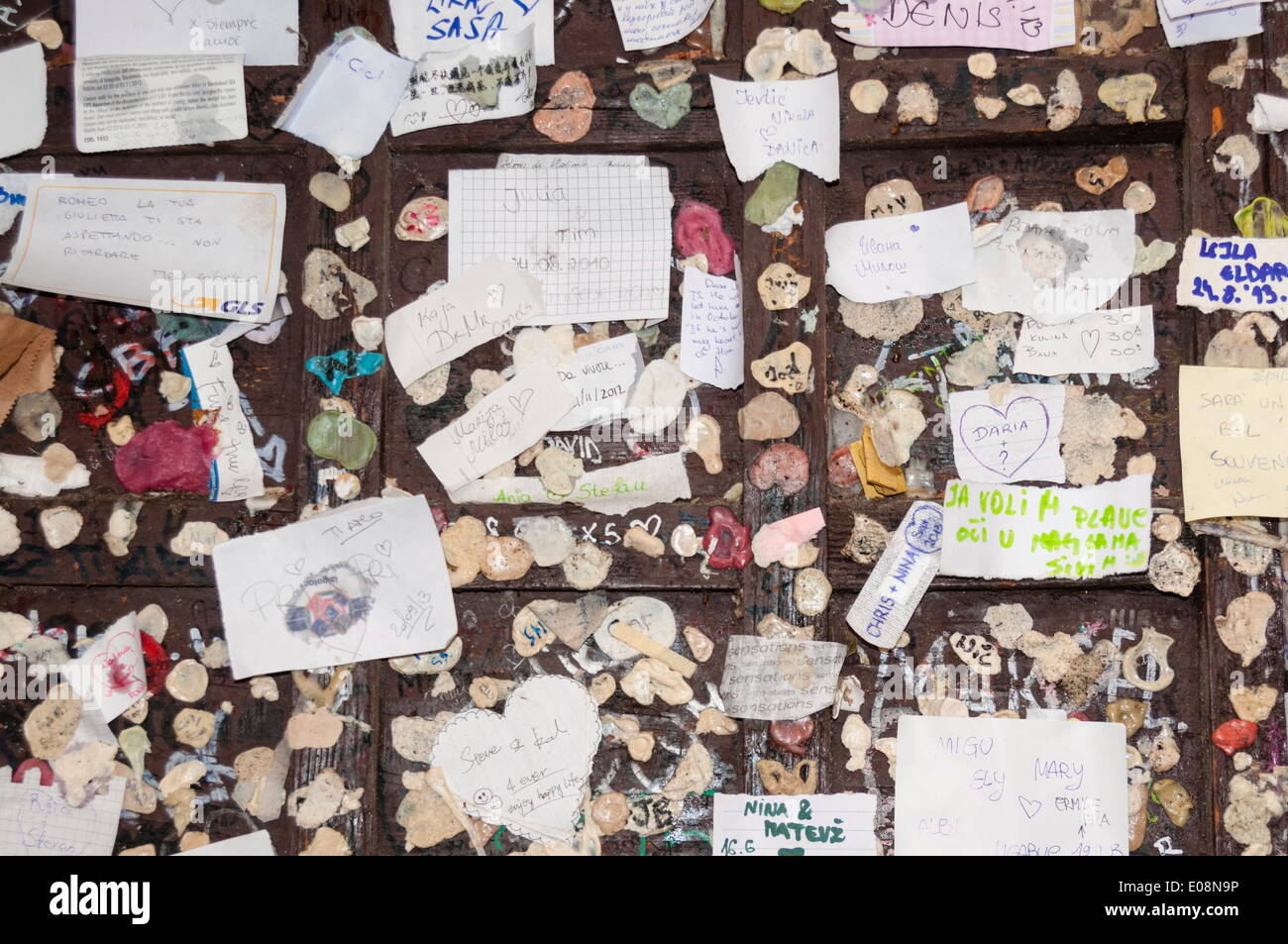 Messaggi d'amore, la casa di Giulietta, Verona, Sito Patrimonio Mondiale dell'UNESCO, Veneto, Italia, Europa Foto Stock