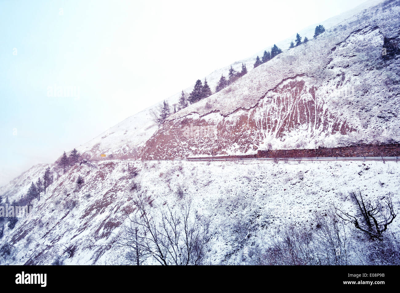 Favola invernale sulla neve montagna in Cina Foto Stock