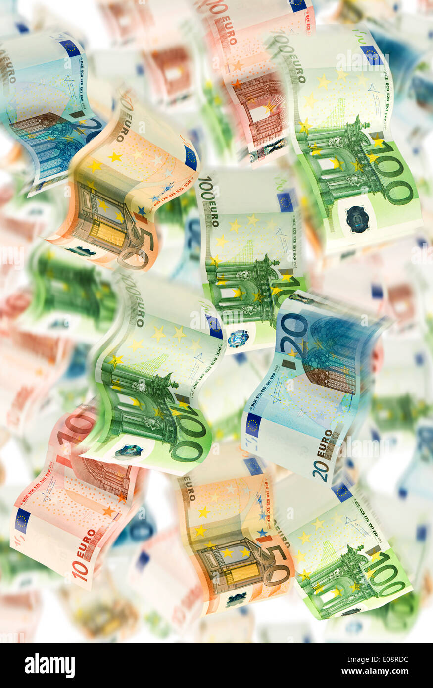 Una immagine piena di svolazzanti le banconote in euro. Foto Stock