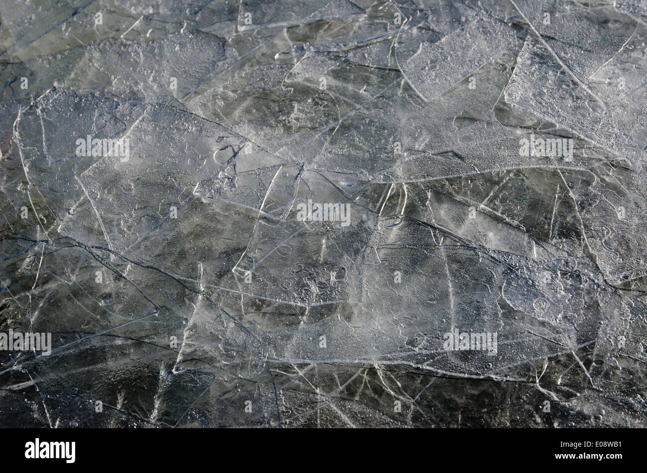 Brividi sottile di ghiaccio rotto Foto Stock
