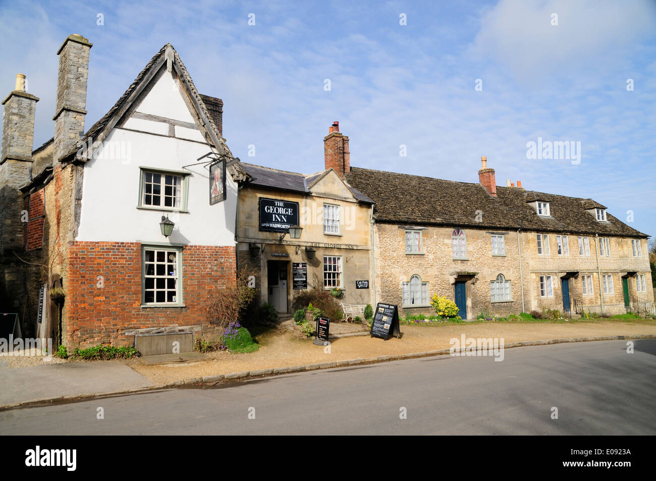Il George Inn Pub, Lacock, Wiltshire, Inghilterra Foto Stock