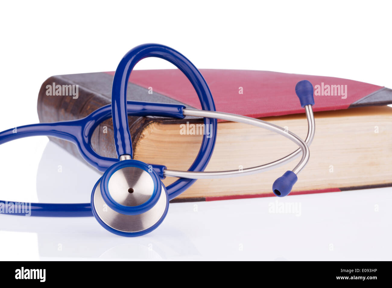Prenota e Stethoskop, simbolico foto fue pasticcio, medico di errore e esperto di valutazione, Buch und Stethoskop, Symbolfoto fue Foto Stock