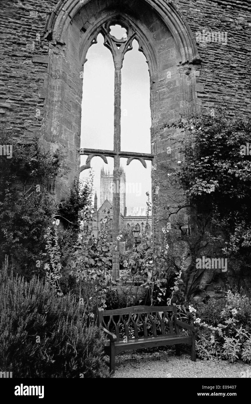 I giardini del Palazzo Vescovile, Cattedrale di Wells,Wells,Gran Bretagna Foto Stock