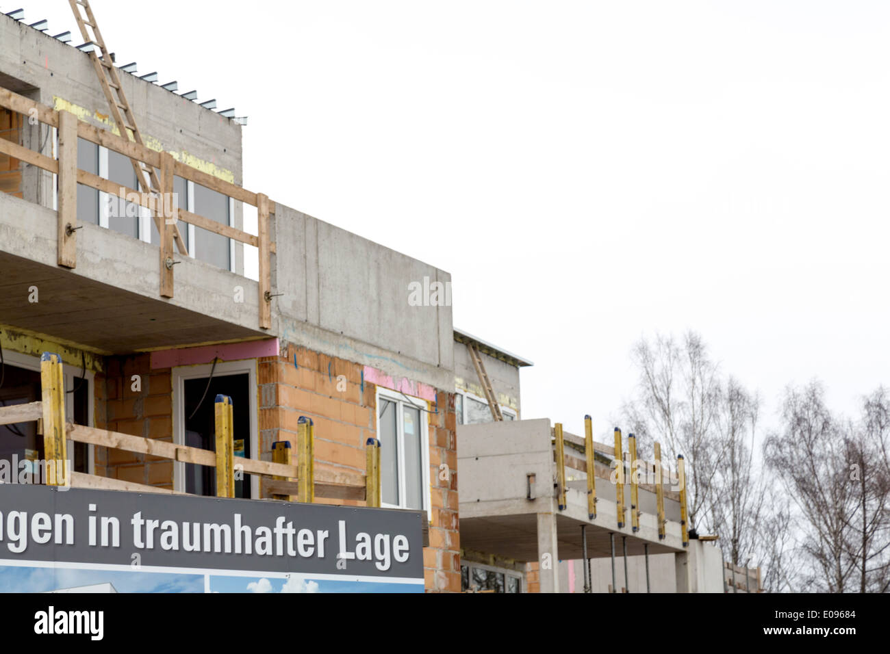 Sito di costruzione, segno, freehold appartamenti nella situazione onirica, simbolico foto fue immobili residenziali e constructio residenziale Foto Stock