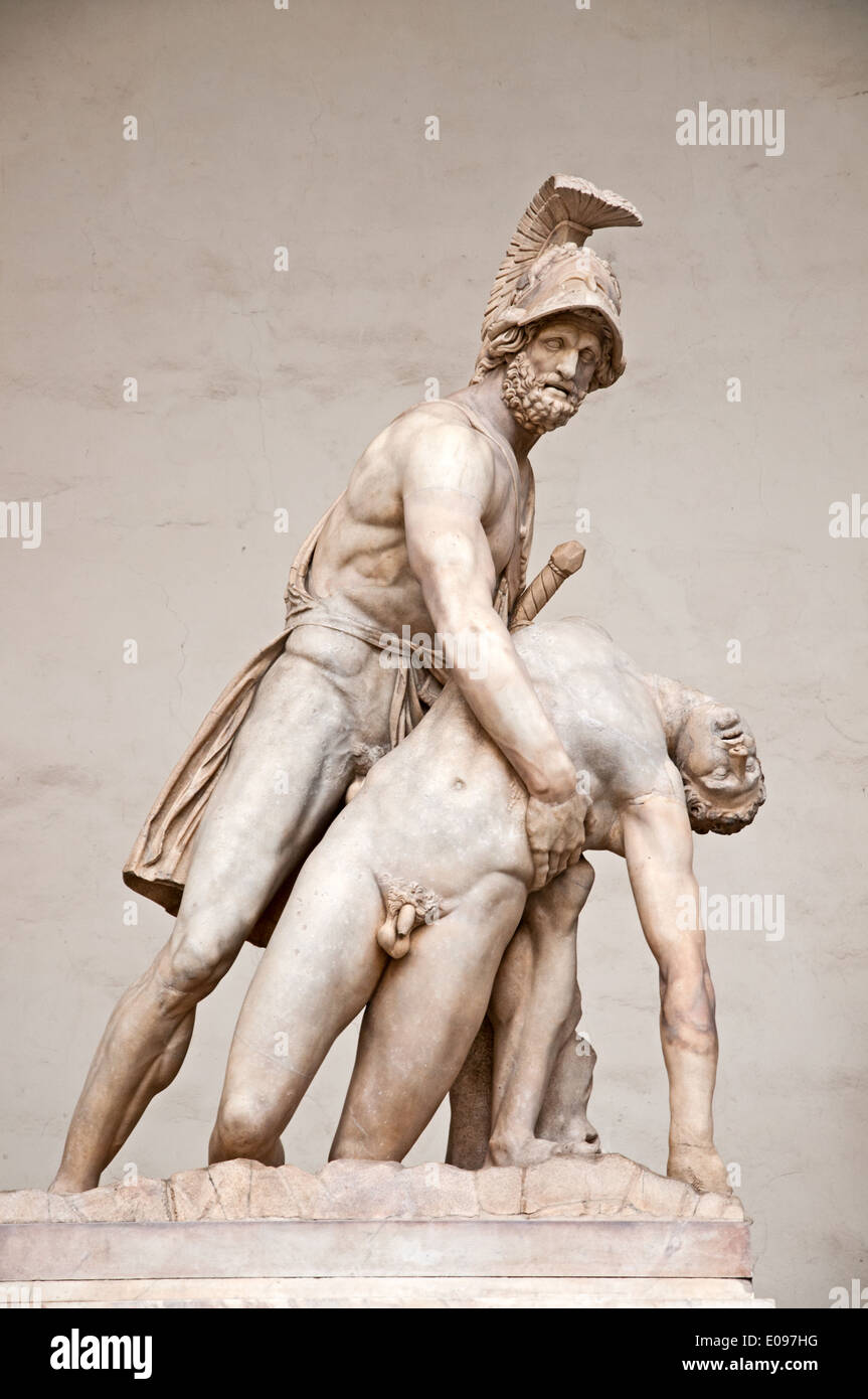 Gruppo Pasquino statua in marmo di Menelao cuscinetto cadavere di Patroclus nella Loggia dei Lanzi in Piazza della Signoria a Firenze Italia Foto Stock