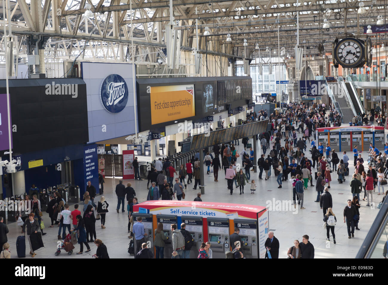 La stazione di Waterloo concourse - Londra Foto Stock