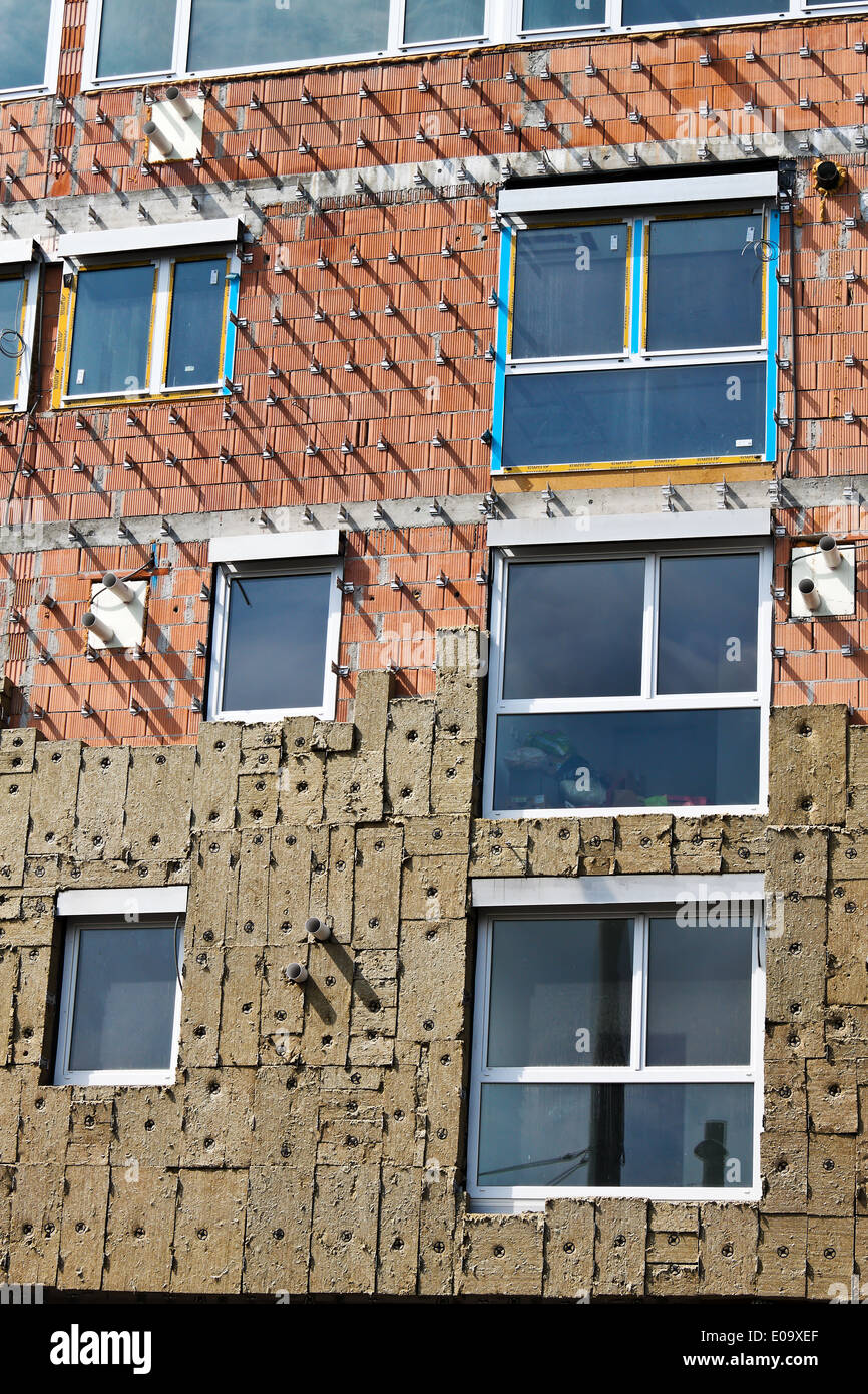 Un buon isolamento termico con nuova shell casa di abitazione, Gute Waermedaemmung bei neuem Rohbau Wohnhaus Foto Stock