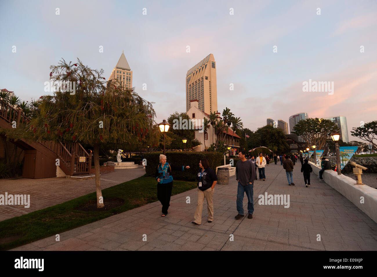 Il Seaport Village al tramonto, San Diego, California, USA. Foto Stock
