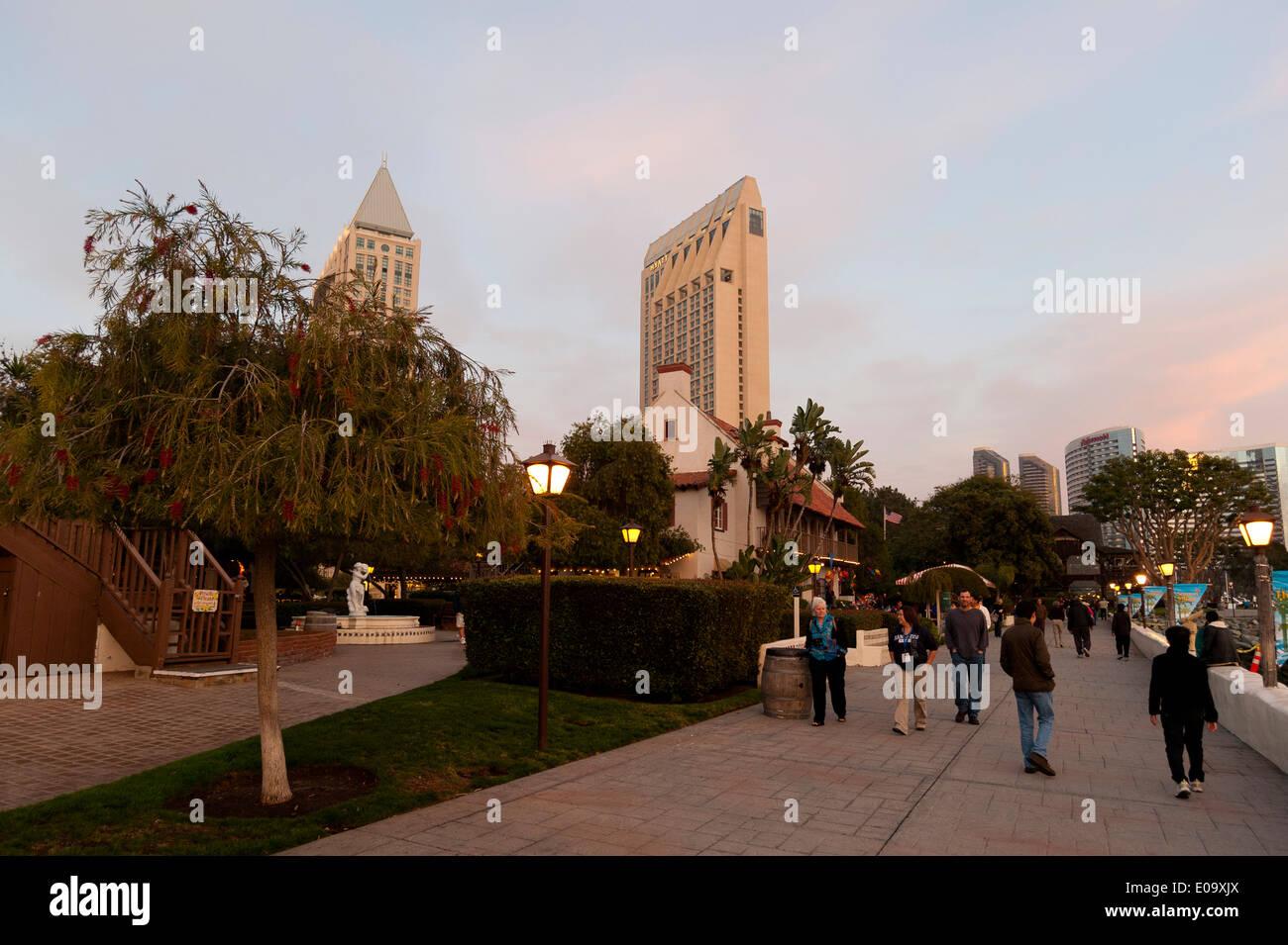 Il Seaport Village al tramonto, San Diego, California, USA. Foto Stock