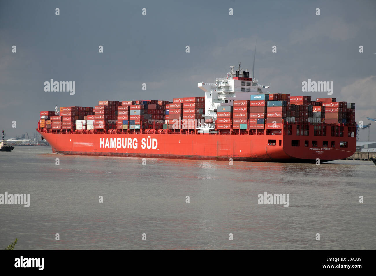 Paranagua Express portacontainer, avvicinando Tilbury Docks, East London Foto Stock