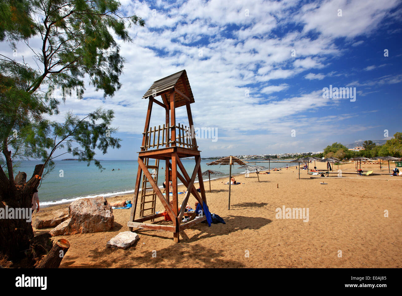 Una delle spiagge di Kavouri, tra Glyfada e Vouliagmeni, Attica, Grecia. Foto Stock