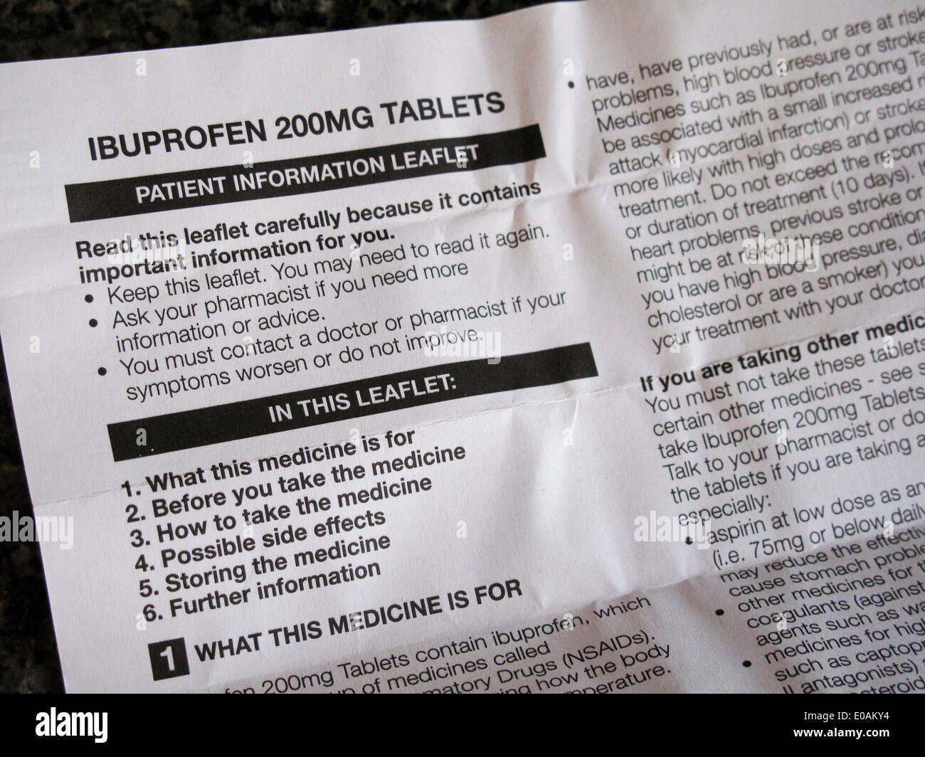 Foglio illustrativo per compresse di ibuprofene Foto stock - Alamy