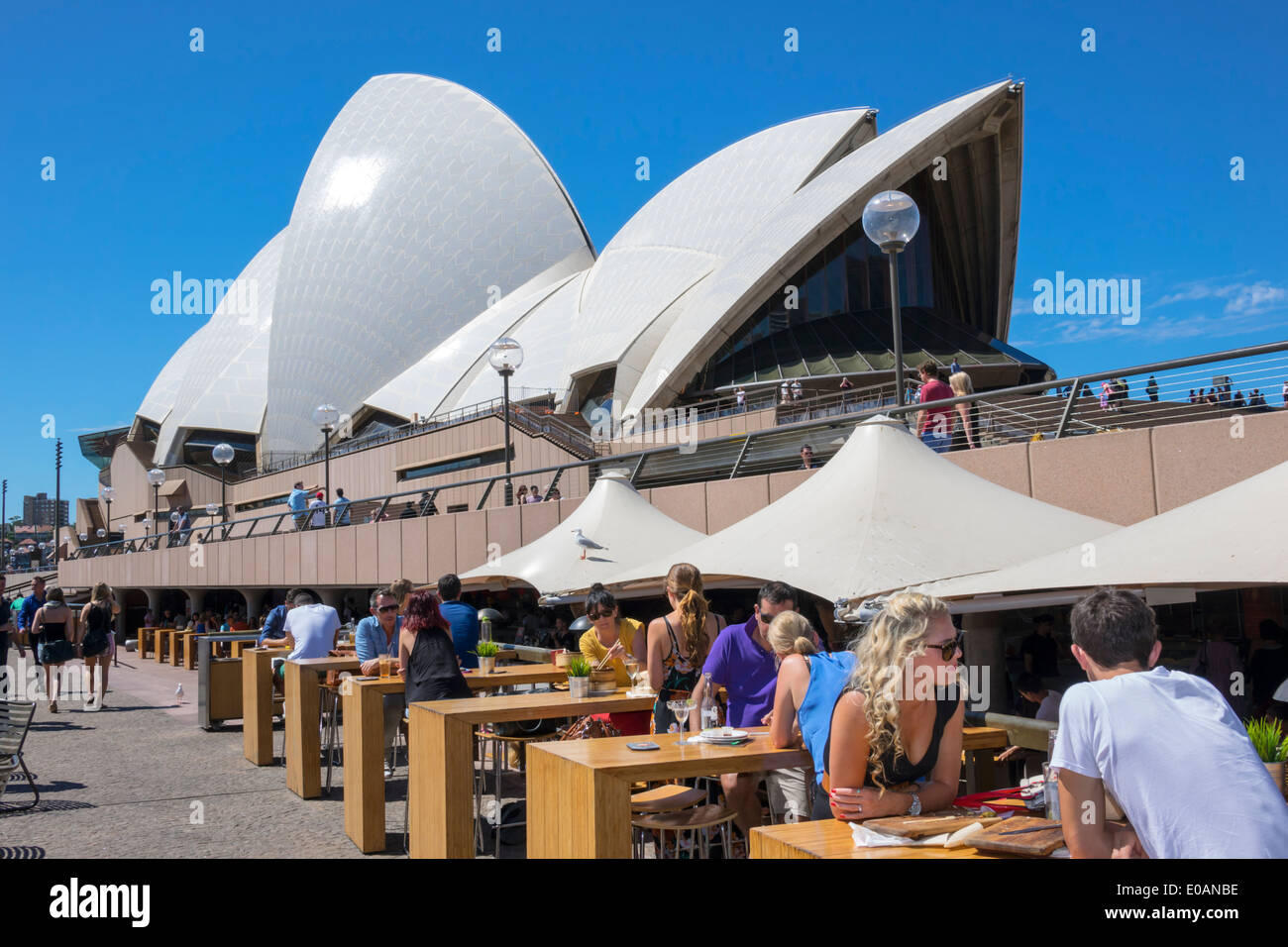 Sydney Australia,Sydney Harbour,Harbour,East Circular Quay,Sydney Opera House,Promenade,Opera Bar,ristoranti ristoranti ristoranti ristorazione cafe', al Fres Foto Stock