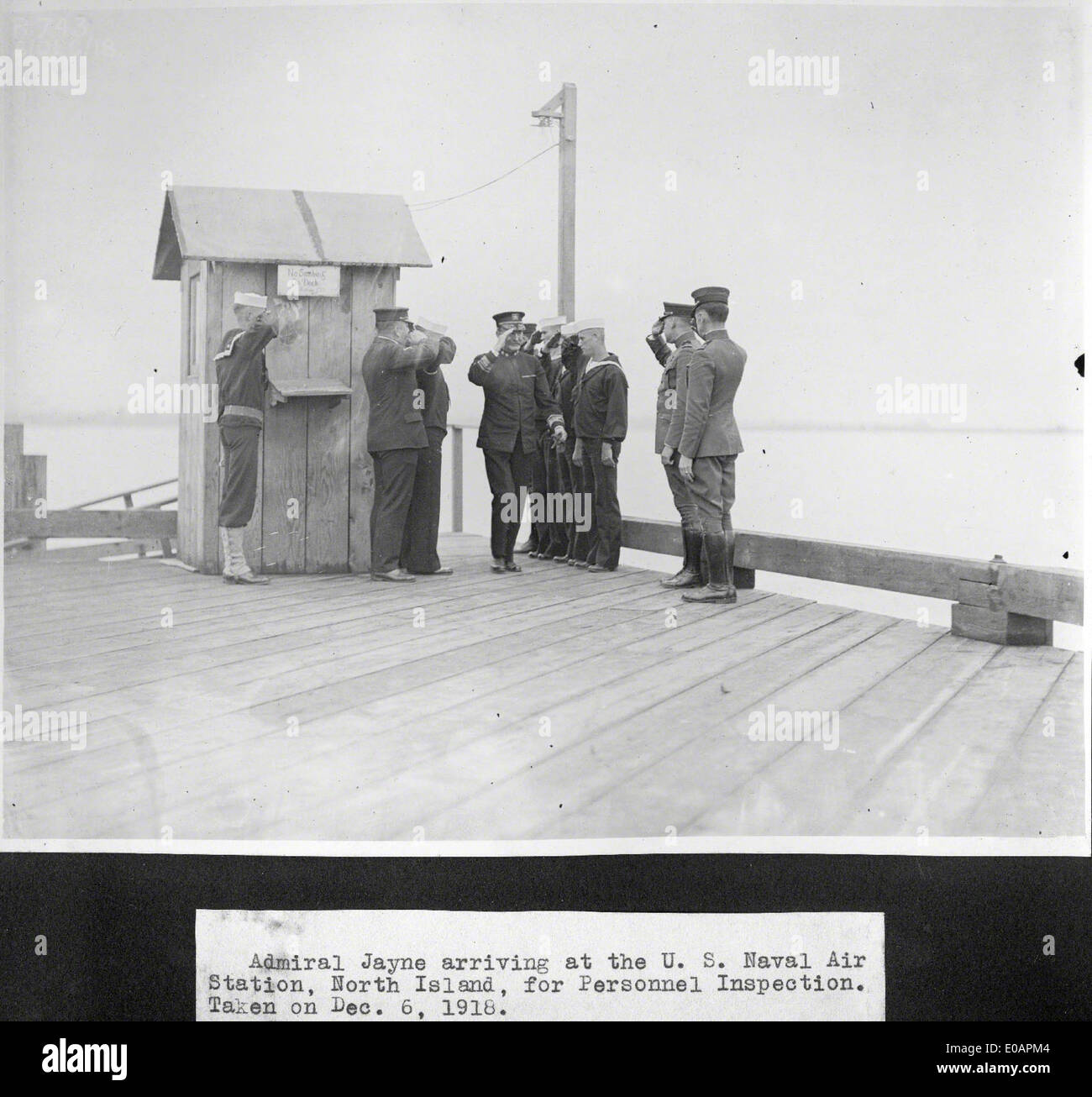 North Island, situata a San Diego, California, è sede di un'importante base navale, NAS North Island. La base funge da sito significativo per le operazioni della Marina degli Stati Uniti e la manutenzione degli aeromobili. L'isola è una parte fondamentale del complesso della Naval Air Station North Island (NASNI), situato sull'isola di Coronado vicino alla baia di San Diego. Foto Stock