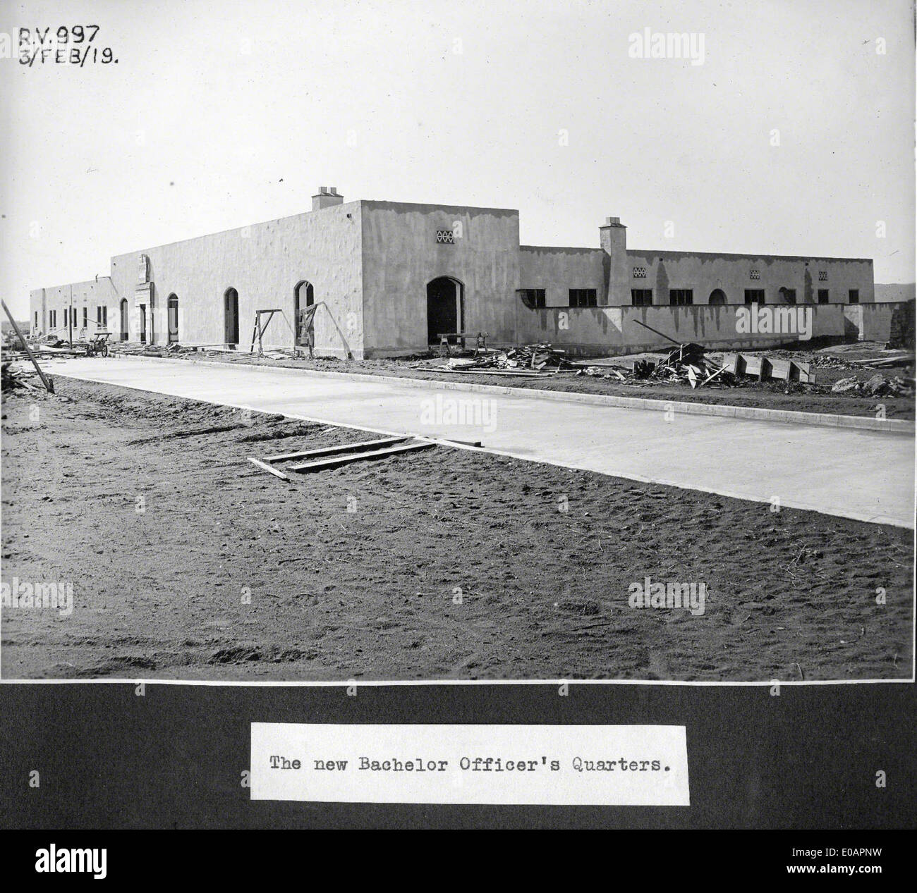 Questa immagine raffigura la North Island Naval Air Station (NASNI) a San Diego, con aerei come L'AL 28025 di stanza alla base. Situata a Coronado, la NASNI funge da base primaria per le operazioni di aviazione della Marina degli Stati Uniti. Foto Stock