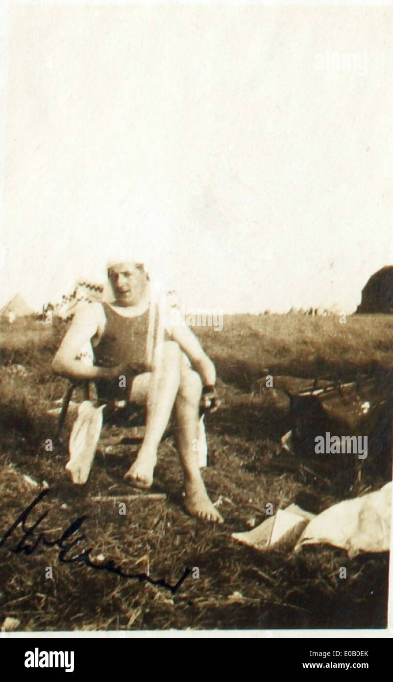 Edwin Newman prestò servizio con la Royal Air Force (RAF) durante le operazioni in Iraq e nel Medio Oriente, contribuendo agli sforzi dell'aviazione militare nella regione. Foto Stock