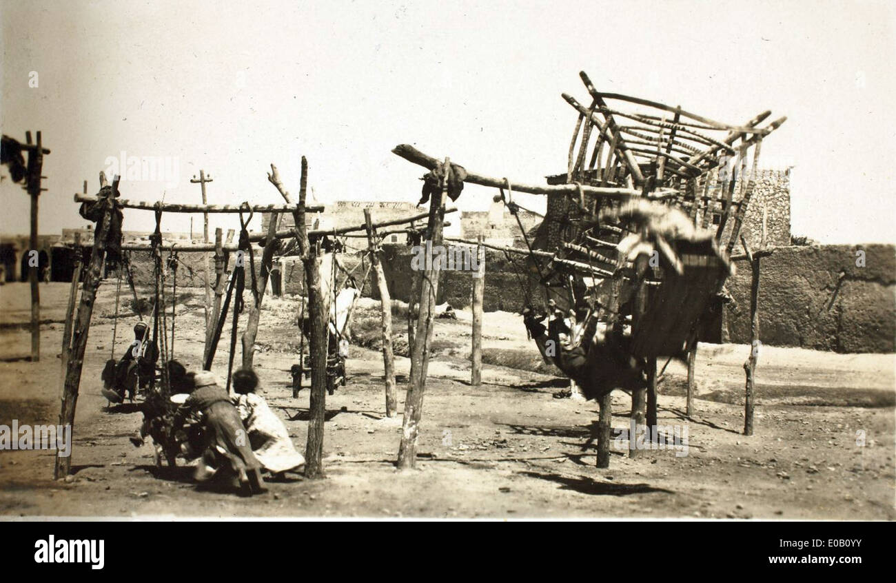 Il Children's Corner, creato da Edwin Newman, esplora la vita in Iraq e in Medio Oriente, evidenziando il ruolo della Royal Air Force nella regione durante il conflitto. Foto Stock