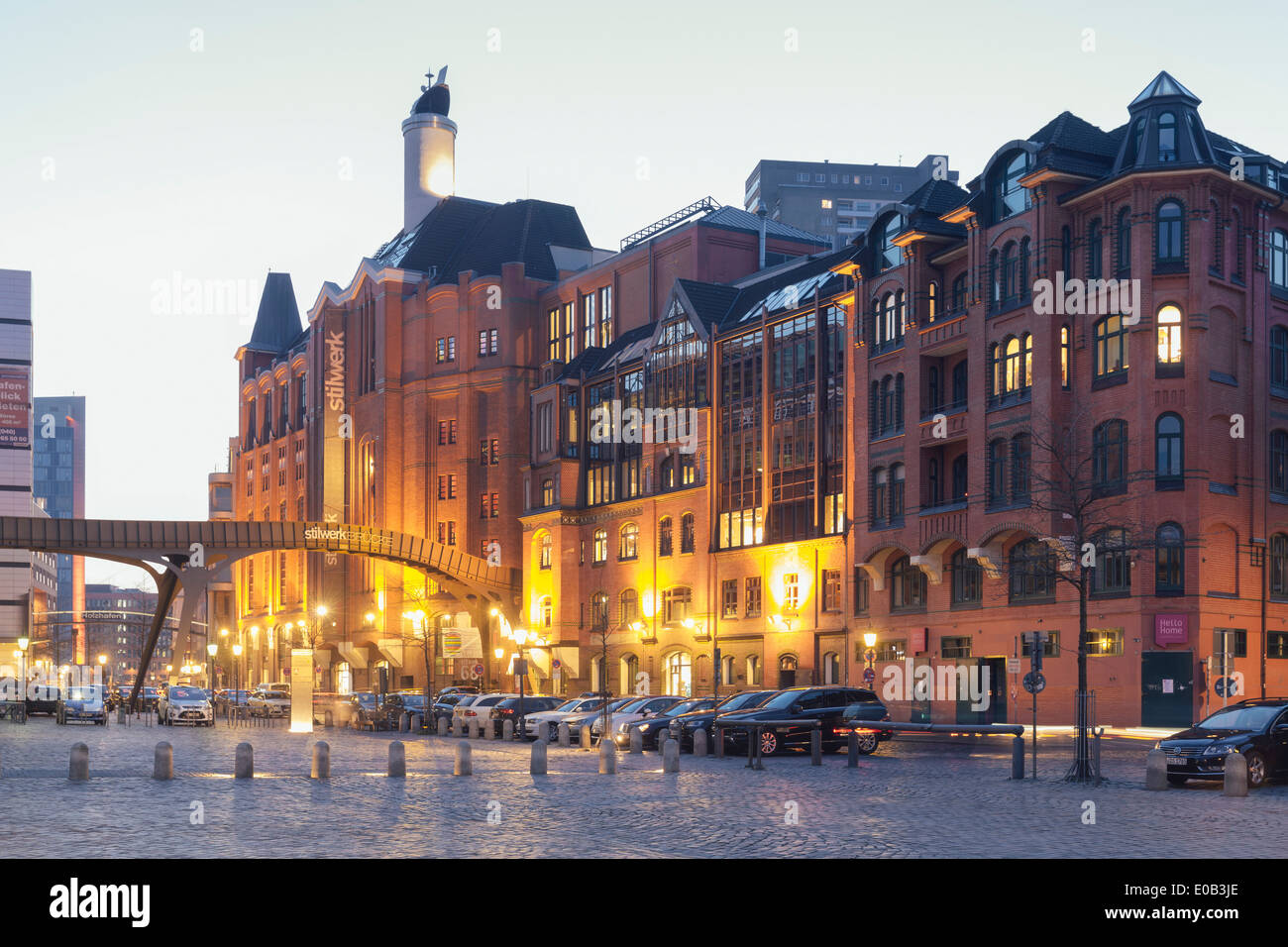 Germania, Hamburg St. Pauli, Grosse Elbstrasse di sera Foto Stock