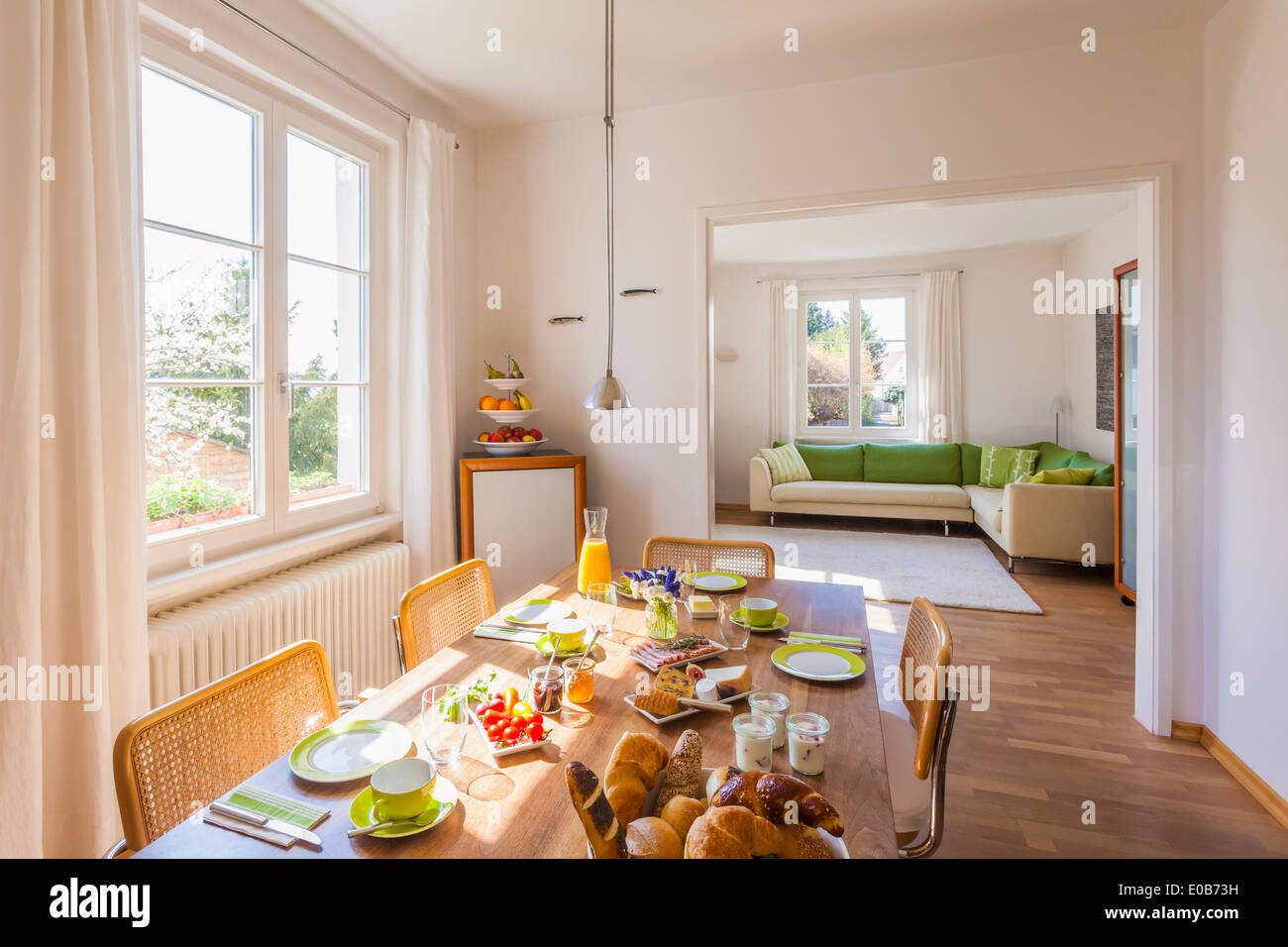 Germania Baden-Wuerttemberg, Stoccarda, cui tavolo per la colazione Foto Stock