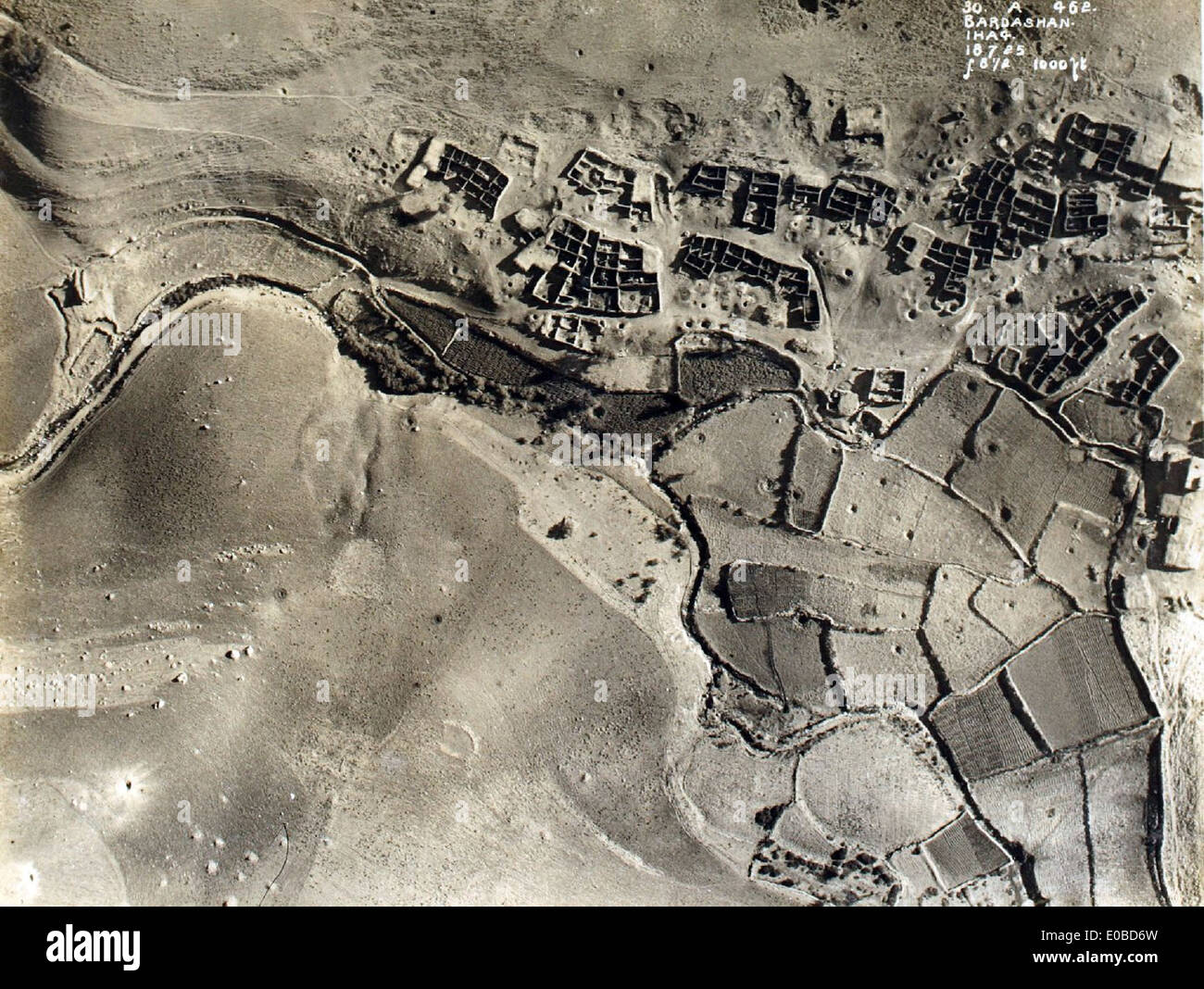 Fotografia di Edwin Newman, che cattura aerei militari prima e dopo un'operazione di combattimento in Iraq, che mette in evidenza l'impatto dell'azione aerea nella regione. Foto Stock