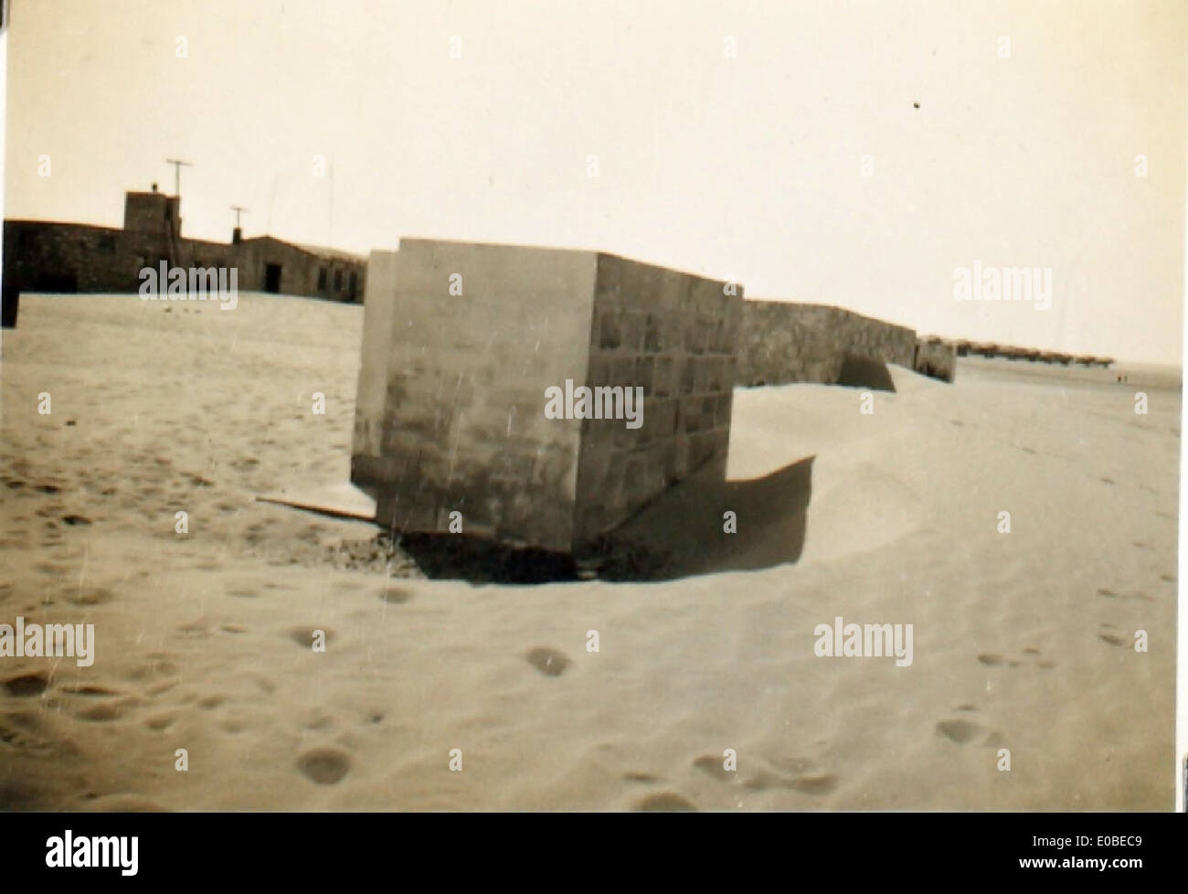 Fotografia di Edwin Newman che documenta le attività di aviazione durante lo schieramento della 135th Military Unit in Medio Oriente ed Egitto, catturando le operazioni degli aeromobili in difficili condizioni del deserto. Foto Stock