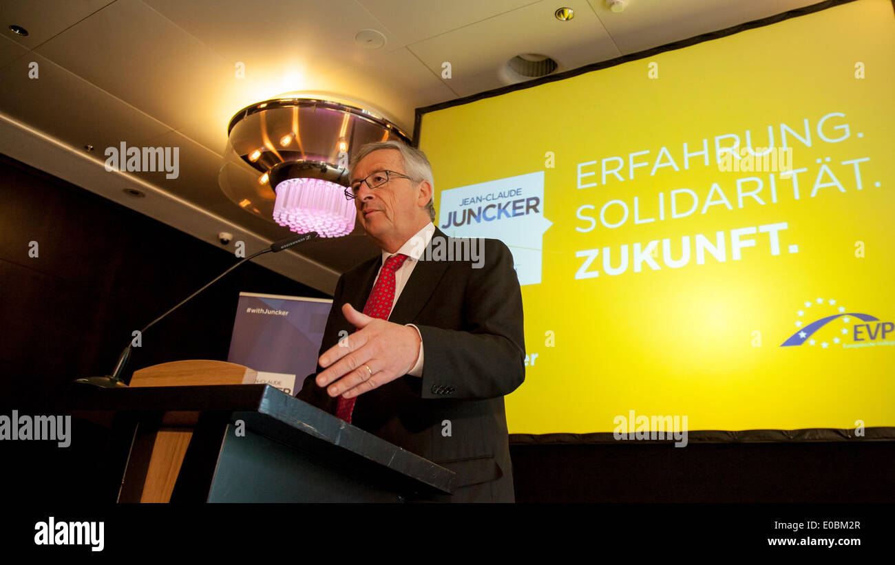 Berlino, Germania. Maggio 08th, 2014. Premere per parlare con il presidente europeo candidato dal Partito popolare europeo, Jean-Claude Juncker, presso l'Hotel Hyatt di Berlino. / Immagine: Jean Claude Juncker Foto Stock
