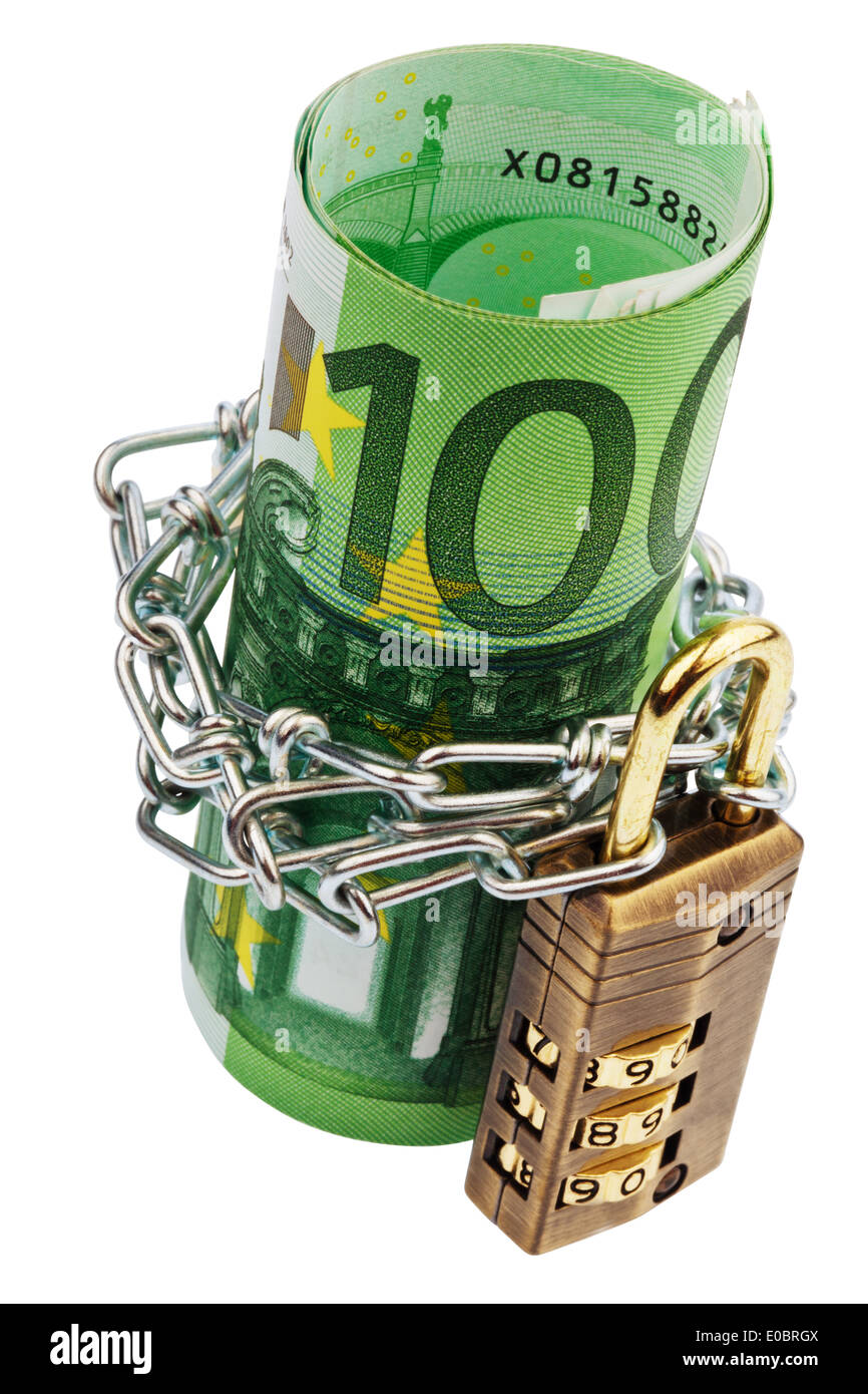 Diversi 100 euronotes con catena e lucchetto., Mehrere 100 Euroscheine mit Kette und Vorhaengeschloss. Foto Stock