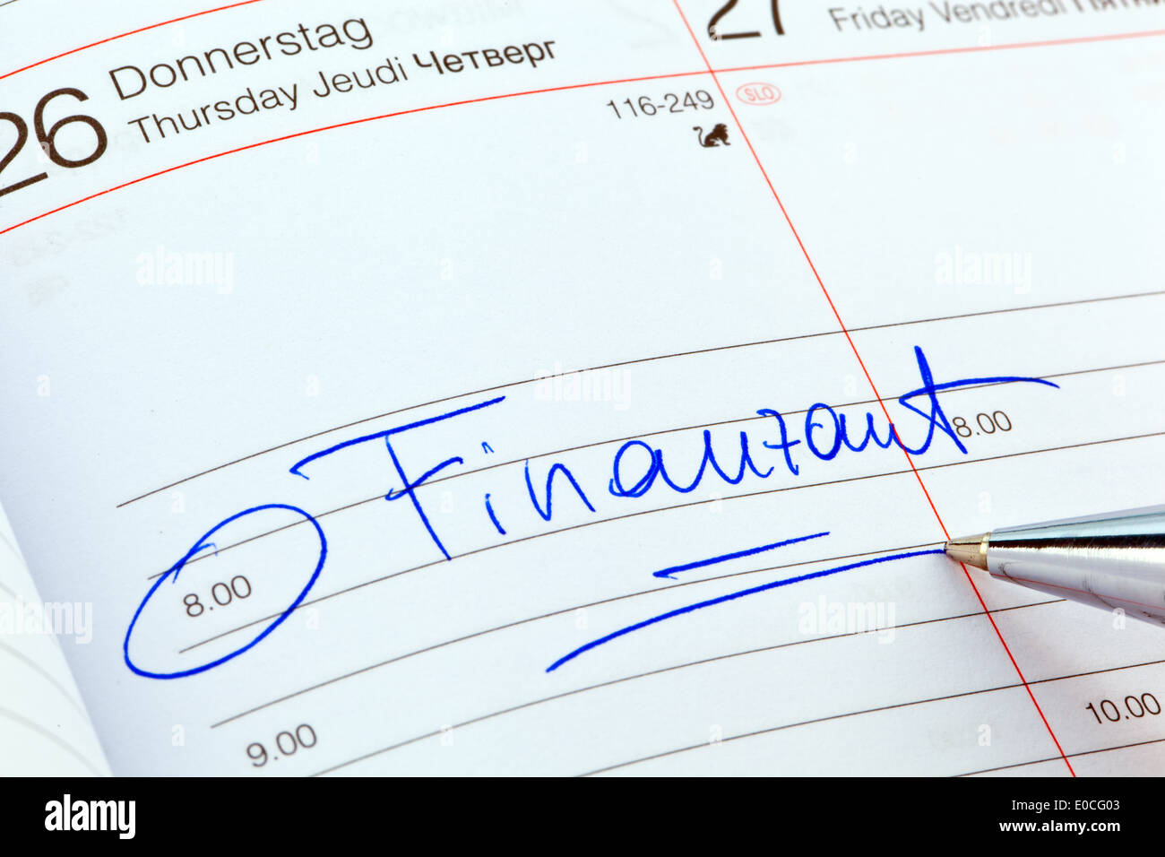 Un appuntamento viene messo giù in un calendario: Ufficio delle imposte, Ein Termin ist in einem Kalender eingetragen: Finanzamt Foto Stock
