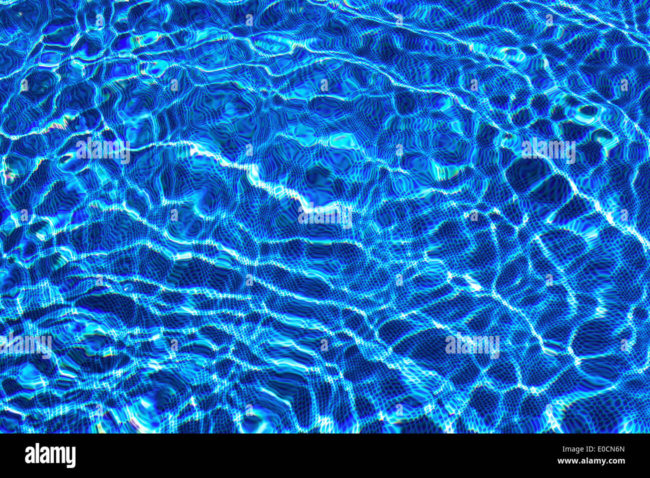 Giochi di luce e di riflessi di acqua in una piscina. Immagine in blu forbackground adatto, Lichtspiele und Wasserreflexe in eine Foto Stock
