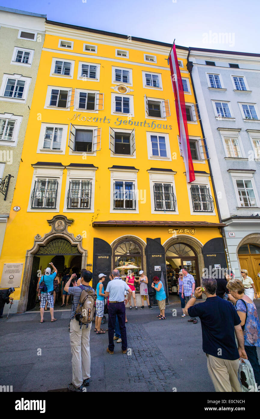 Nella città di Salisburgo sorge la casa natale di Mozart Foto Stock