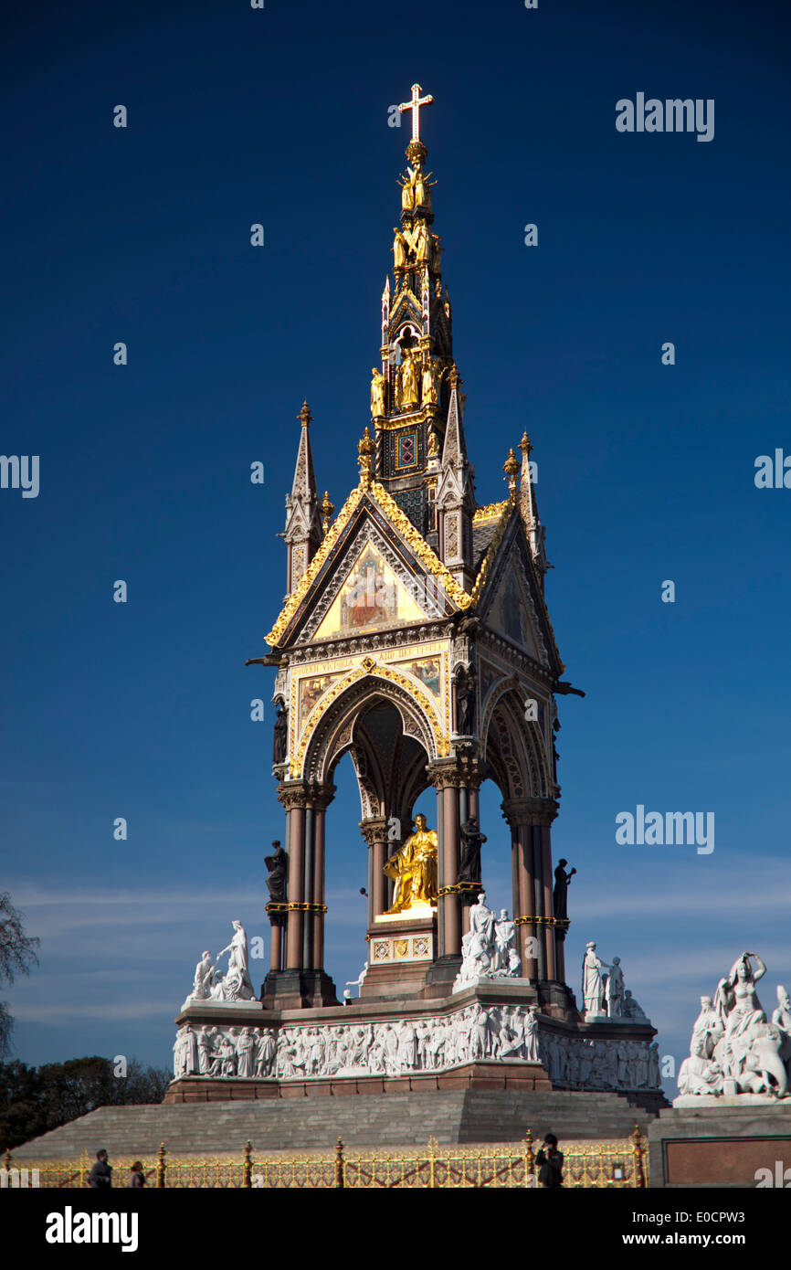 L'Albert Memorial, Hyde Park, Londra, Inghilterra Foto Stock