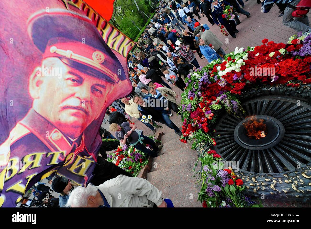 Odessa, Ucraina. 9 maggio 2014. Centinaia di veterani e le loro famiglie si è rivelata Schvchenko Park Odessa a commemorare la giornata. Credito: Gail Orenstein/ZUMAPRESS.com/Alamy Live News Foto Stock