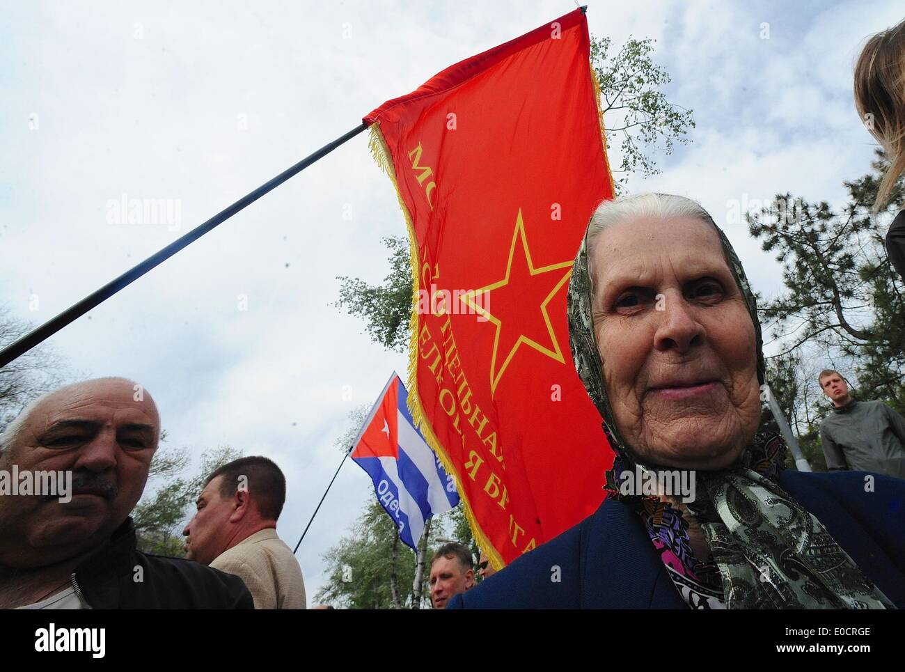 Odessa, Ucraina. 9 maggio 2014. Centinaia di veterani e le loro famiglie si è rivelata Schvchenko Park Odessa a commemorare la giornata. Credito: Gail Orenstein/ZUMAPRESS.com/Alamy Live News Foto Stock