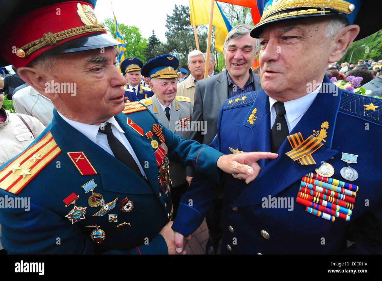 Odessa, Ucraina. 9 maggio 2014. Centinaia di veterani e le loro famiglie si è rivelata Schvchenko Park Odessa a commemorare la giornata. Credito: Gail Orenstein/ZUMAPRESS.com/Alamy Live News Foto Stock