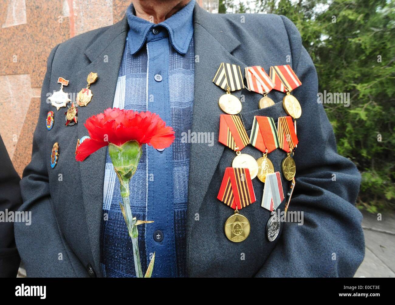 Odessa, Ucraina. 9 maggio 2014. Centinaia di veterani e le loro famiglie si è rivelata Schvchenko Park Odessa a commemorare la giornata. Credito: Gail Orenstein/ZUMAPRESS.com/Alamy Live News Foto Stock