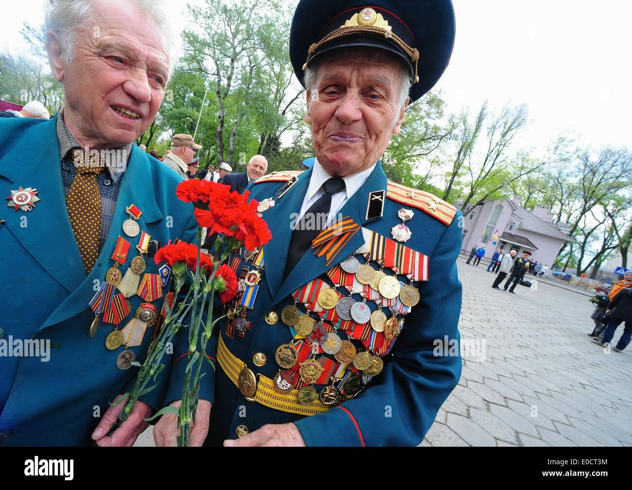 Odessa, Ucraina. 9 maggio 2014. Centinaia di veterani e le loro famiglie si è rivelata Schvchenko Park Odessa a commemorare la giornata. Credito: Gail Orenstein/ZUMAPRESS.com/Alamy Live News Foto Stock