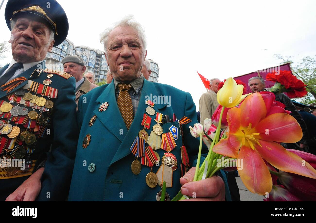 Odessa, Ucraina. 9 maggio 2014. Centinaia di veterani e le loro famiglie si è rivelata Schvchenko Park Odessa a commemorare la giornata. Credito: Gail Orenstein/ZUMAPRESS.com/Alamy Live News Foto Stock