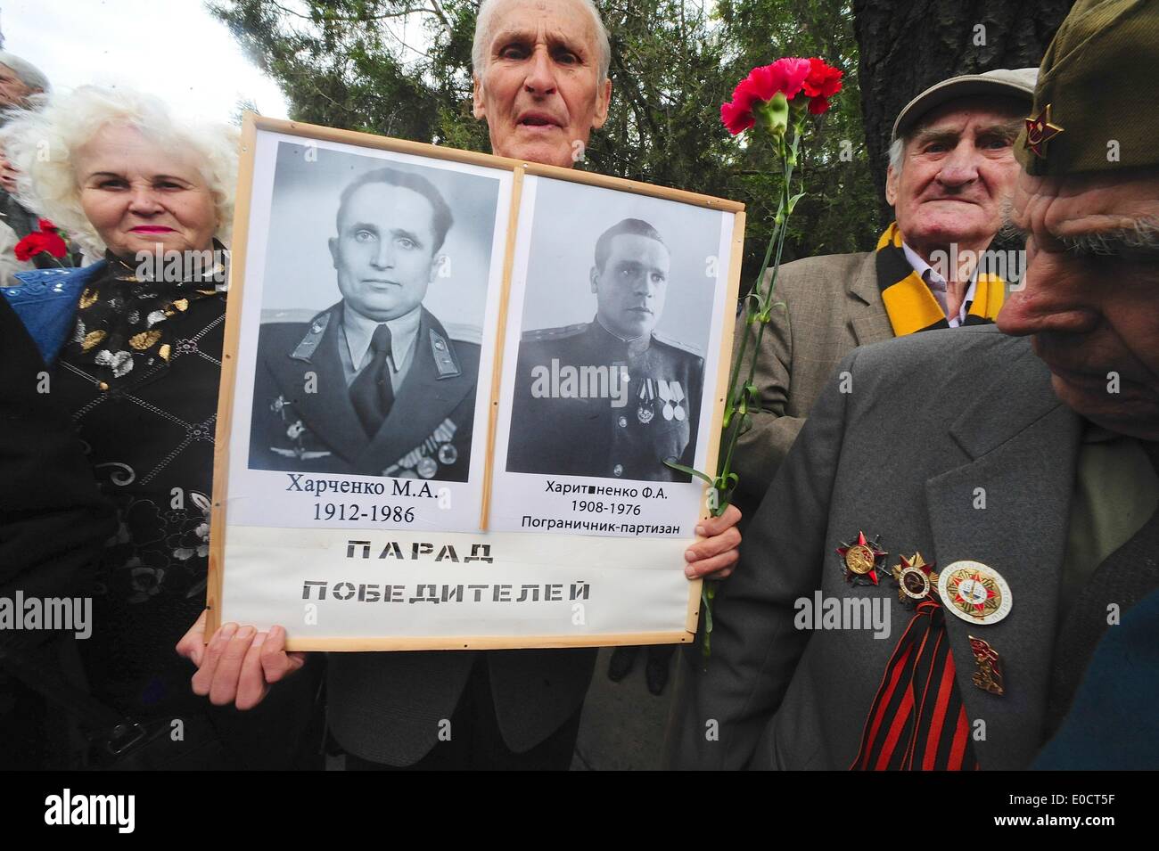 Odessa, Ucraina. 9 maggio 2014. Centinaia di veterani e le loro famiglie si è rivelata Schvchenko Park Odessa a commemorare la giornata. Credito: Gail Orenstein/ZUMAPRESS.com/Alamy Live News Foto Stock