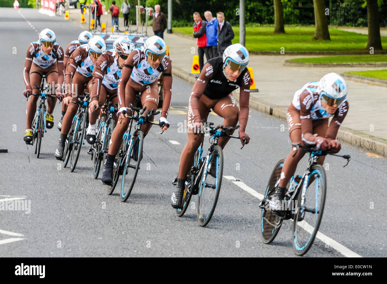 Belfast, Irlanda del Nord. 9 Maggio 2014 - Giro d'Italia sessione di pratica: Ag2r La Mondiale Credit: stephen Barnes/Alamy Live News Foto Stock