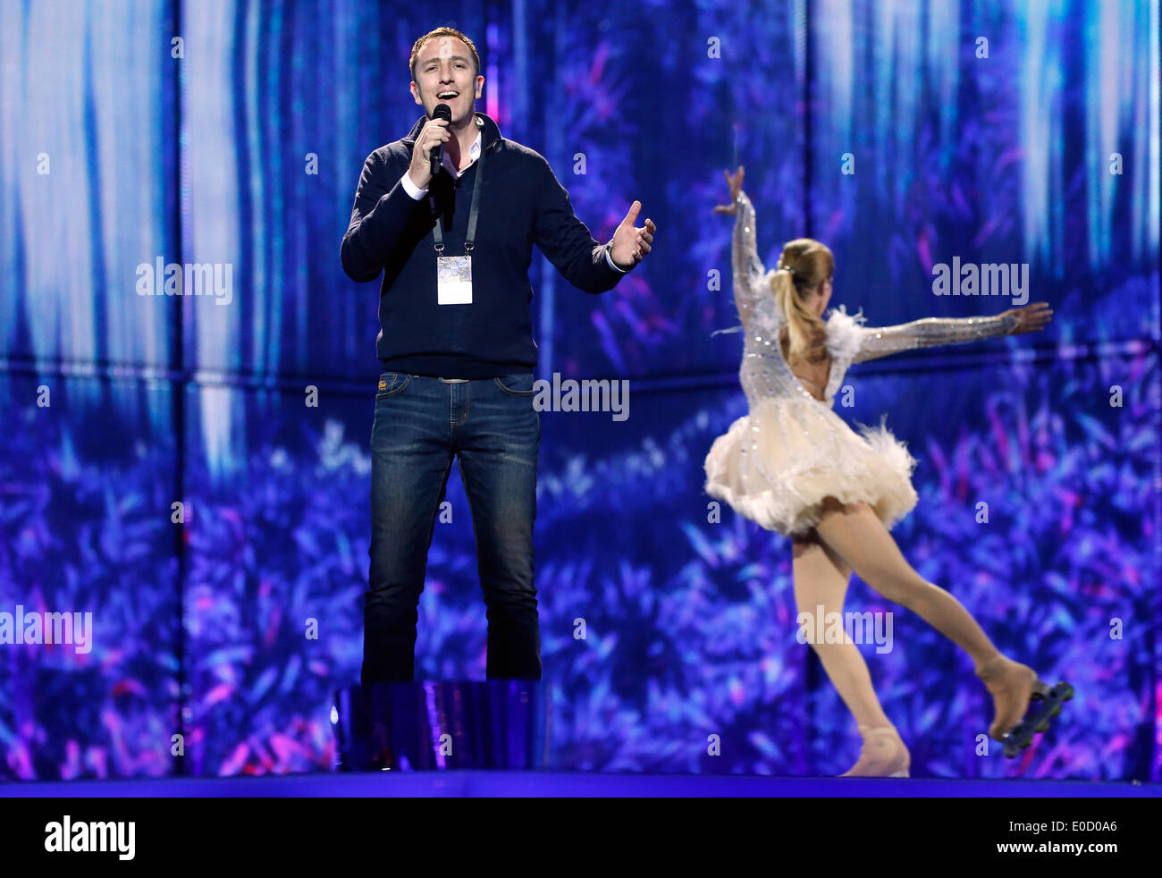 Copenhagen, Danimarca. 9 maggio 2014. Sergej Cetkovic che rappresenta il Montenegro esegue durante la prima prova del gran finale per il Concorso Eurovisione della canzone 2014 a Copenhagen, in Danimarca, 9 maggio 2014. Il gran finale della cinquantanovesima Eurovision Song Contest (CES) avviene il 10 maggio 2014. Foto: Joerg Carstensen/dpa/Alamy Live News Foto Stock