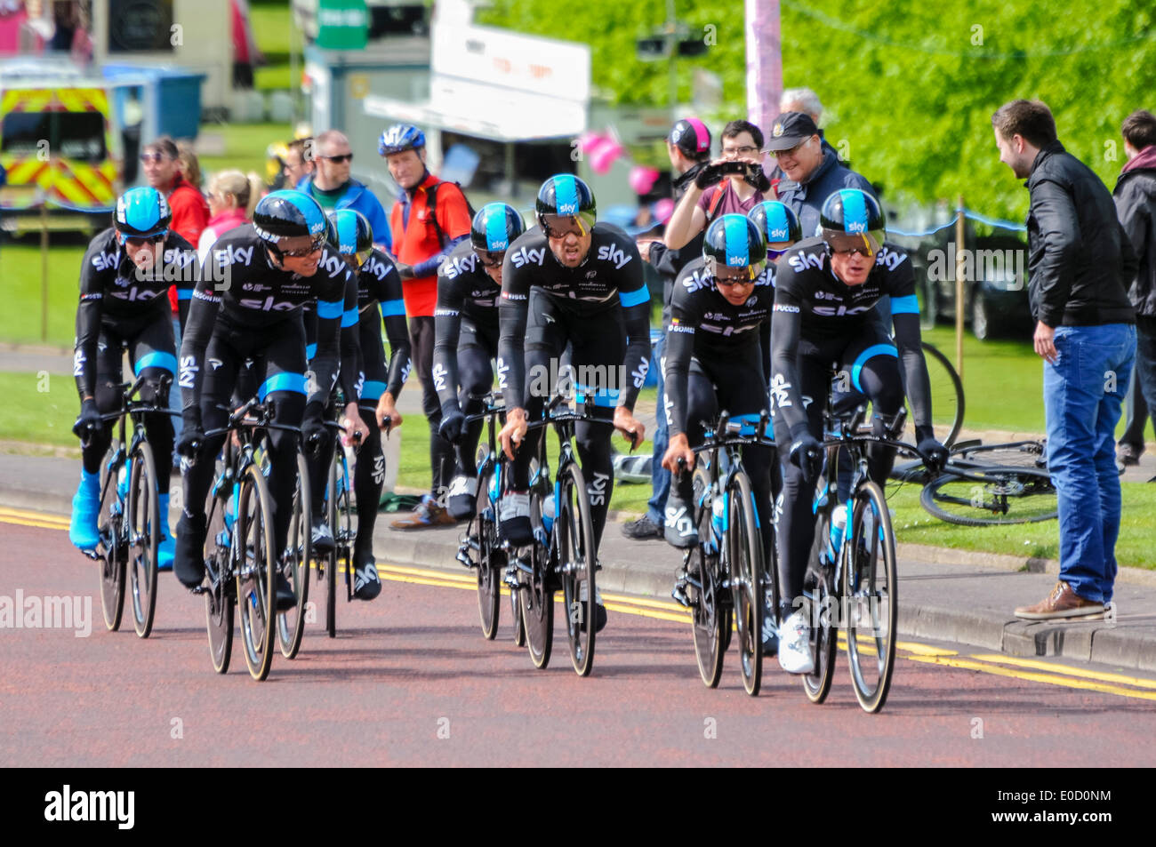 Belfast, Irlanda del Nord. 9 Maggio 2014 - Giro d'Italia sessione di pratica: Team Sky (UK) Credito: Stephen Barnes/Alamy Live News Foto Stock