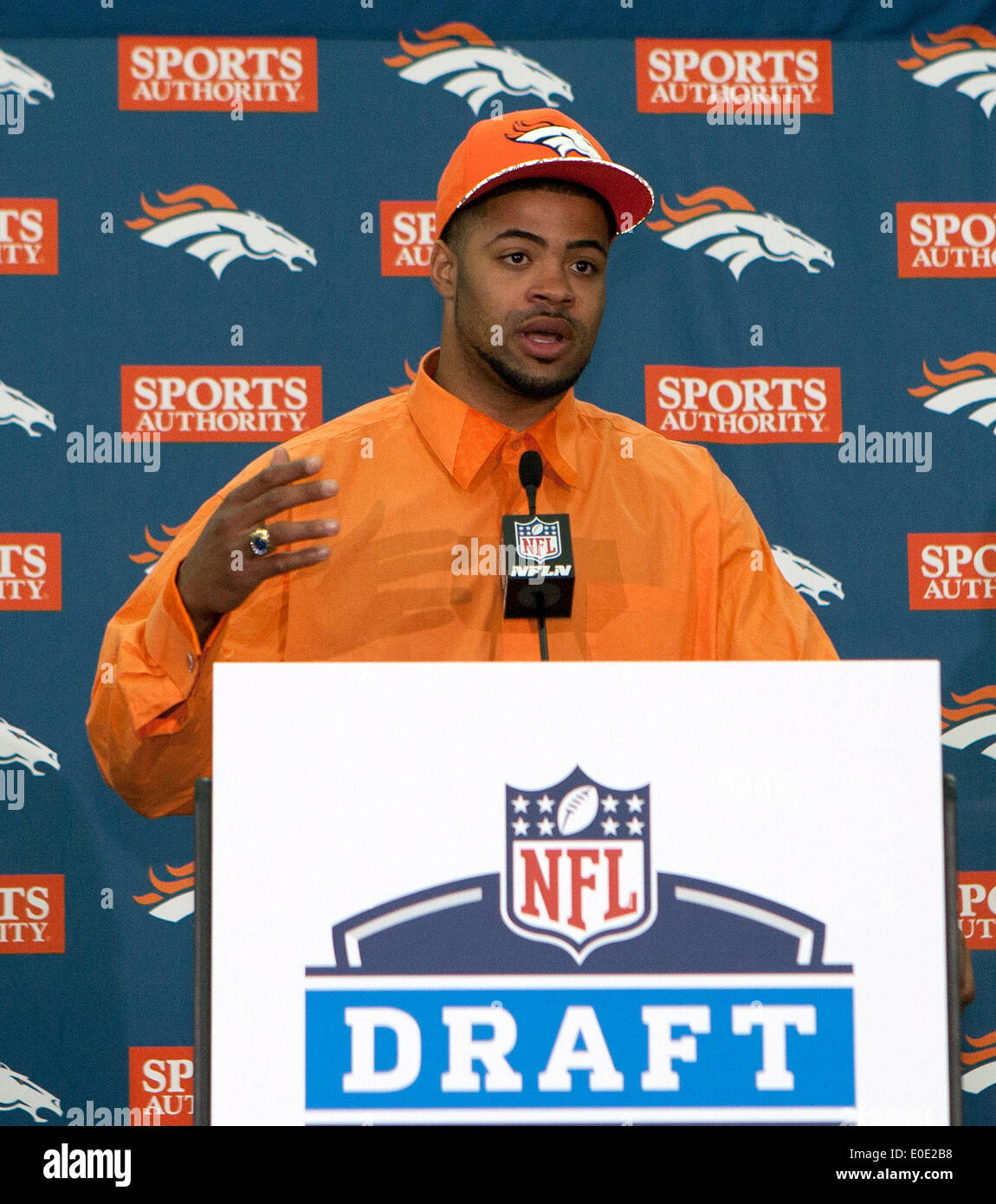 Englewood, Colorado, Stati Uniti d'America. Il 10 maggio, 2014. Denver Broncos Rd. 2 n. 56 Nel complesso progetto Pick CODY LATIMER viene introdotto al Denver Media a valle Colomba sabato mattina. Credito: Hector Acevedo/ZUMAPRESS.com/Alamy Live News Foto Stock