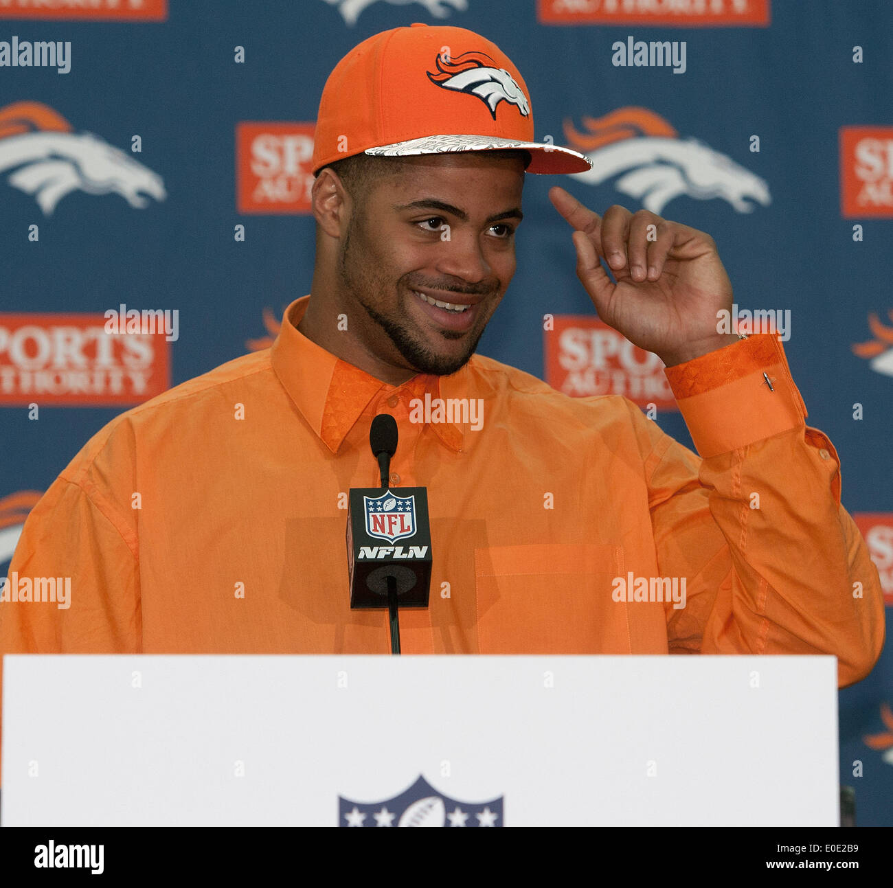 Englewood, Colorado, Stati Uniti d'America. Il 10 maggio, 2014. Denver Broncos Rd. 2 n. 56 Nel complesso progetto Pick CODY LATIMER viene introdotto al Denver Media a valle Colomba sabato mattina. Credito: Hector Acevedo/ZUMAPRESS.com/Alamy Live News Foto Stock