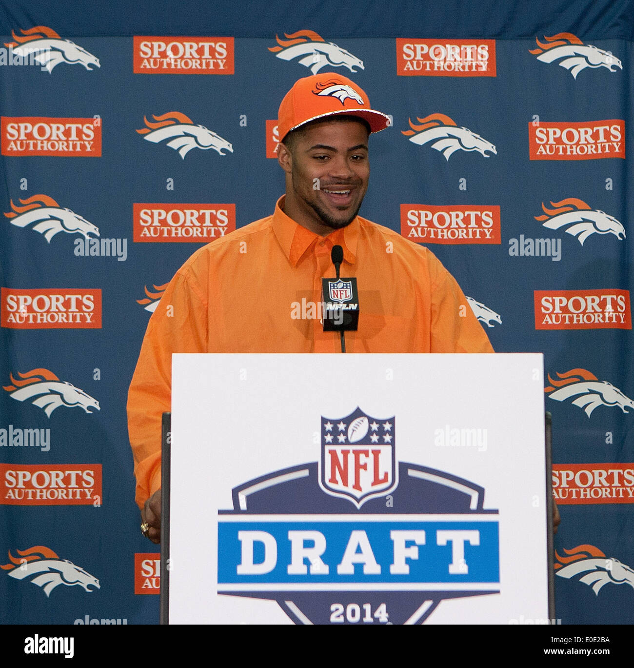 Englewood, Colorado, Stati Uniti d'America. Il 10 maggio, 2014. Denver Broncos Rd. 2 n. 56 Nel complesso progetto Pick CODY LATIMER viene introdotto al Denver Media a valle Colomba sabato mattina. Credito: Hector Acevedo/ZUMAPRESS.com/Alamy Live News Foto Stock
