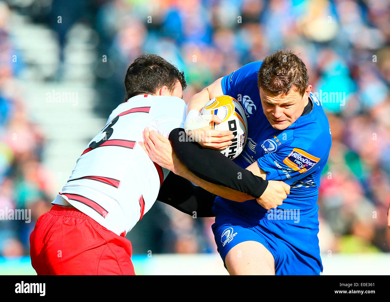 Dublino, Irlanda. Il 10 maggio, 2014. Brian O'Driscoll (Leinster) tenta di andare passato Matt Scott (Edimburgo) durante la RaboDirect Pro 12 gioco tra Leinster ed Edimburgo dall'Arena RDS. Credito: Azione Sport Plus/Alamy Live News Foto Stock