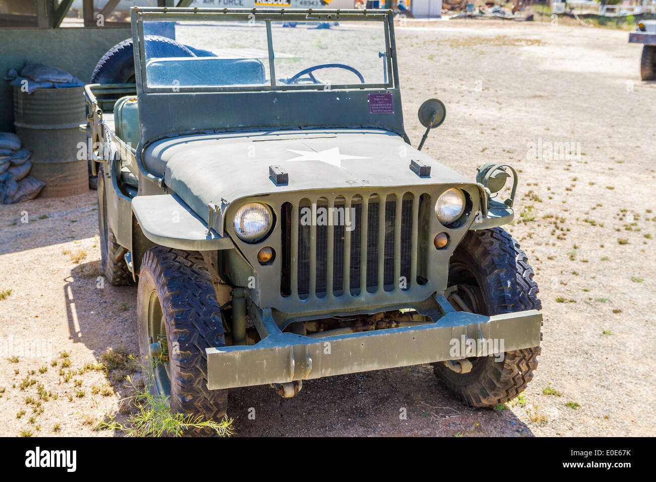 Un Vietnam era Jeep nel marzo del settore Air Museum in Riverside California Foto Stock