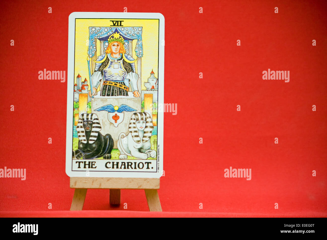 Il carro. Un Arcani Maggiori card dalla Universal Waite mazzo di Tarocchi. Foto Stock