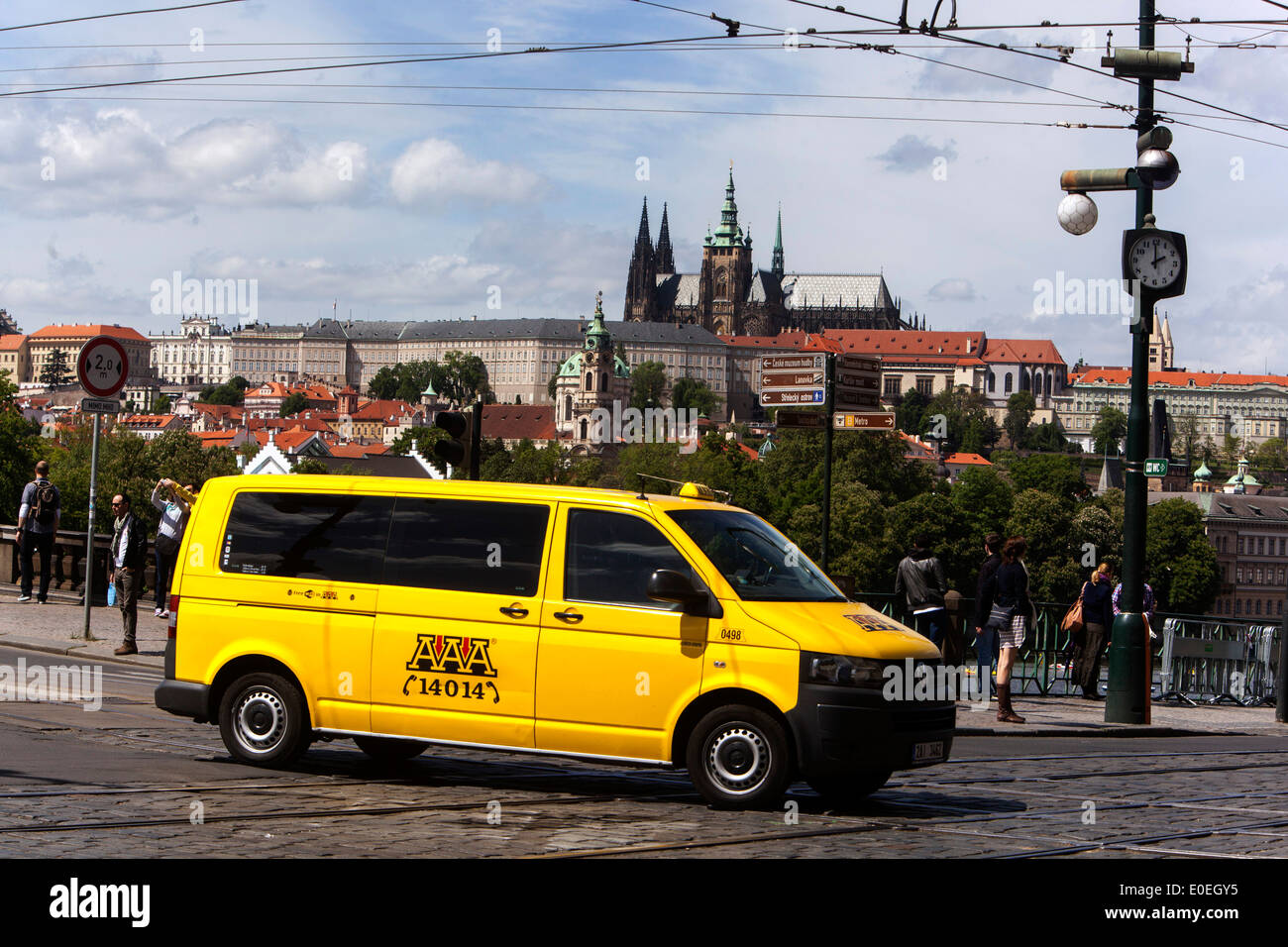 Taxi, auto guidando, Praga, Repubblica Ceca Foto Stock