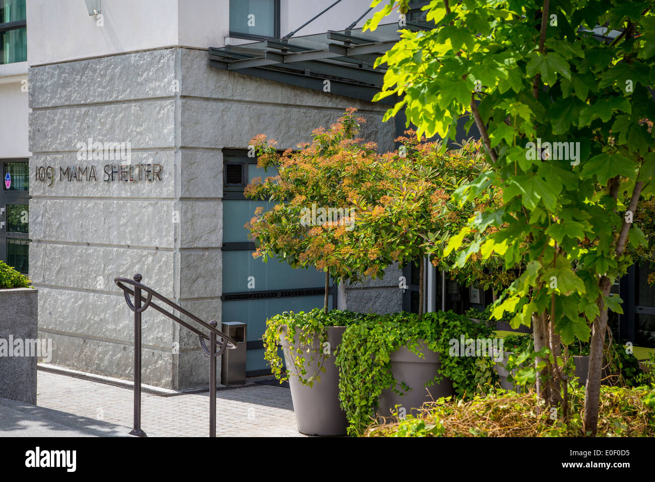 Parte anteriore del Mama Shelter Hotel nel Ventesimo arrondissement di Parigi e dell' Ile-de-France, Francia Foto Stock
